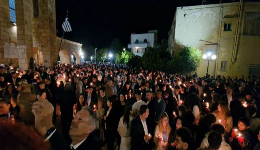 Με κάθε Λαμπρότητα η θεία λειτουργία της Αναστάσεως στον Ιερό Ναό Αγίου Νικολάου Κω