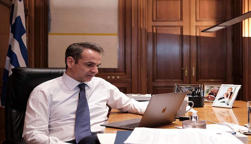 Έκτακτη τηλεδιάσκεψη υπό τον Μητσοτάκη με Τσιόδρα- Χαρδαλιά