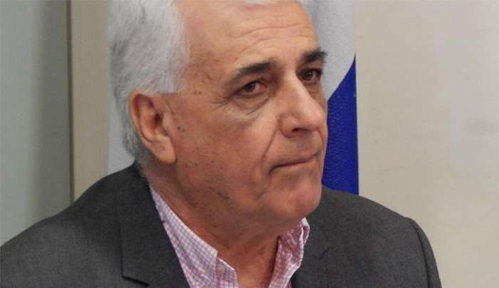 Κ. Καϊσερλης¨Στο παγκάκι του Κάστρου αξίζει να κάθεσαι αν η ζωή σου δεν ήταν ρουτίνα