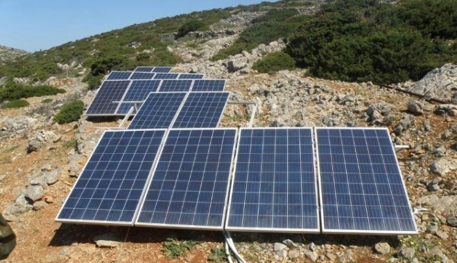 Εγκατάσταση φωτοβολταϊκών και ανεμογεννητριών σε Κίναρο και Λέβιθα από την 80 ΑΔΤΕ