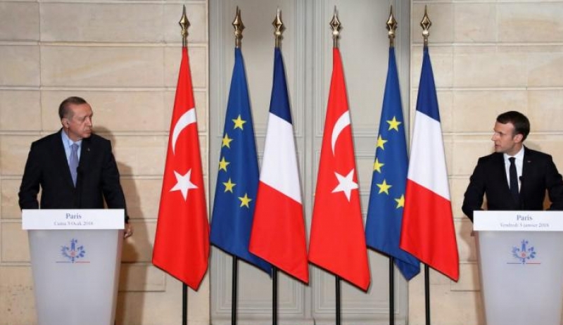 Ερντογάν: Επεισοδιακή η συνέντευξη Τύπου στο Παρίσι! Έξαλλος με Μακρόν και “σκοτωμός” με δημοσιογράφο