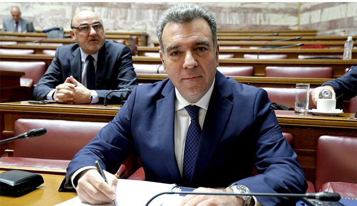 «Παρέμβαση του Μάνου Κόνσολα για να ισχύσουν στα Δωδεκάνησα, όσα ισχύουν για τον αιγιαλό και την παραλία και στην υπόλοιπη Ελλάδα και να ανακληθούν πρωτόκολλα κατεδάφισης και διοικητικά μέτρα»