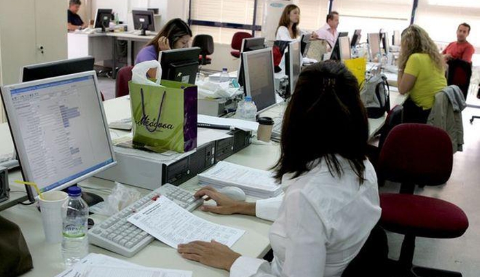 Κόβουν τα πλασματικά χρόνια και στέλνουν όλους στα 62 για σύνταξη