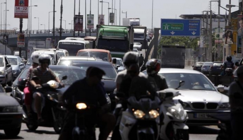 Φωτιά στα τέλη κυκλοφορίας – Αυξήσεις και στις τιμές των αυτοκινήτων