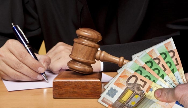 Η ώρα των κατασχέσεων -Αναλυτικά τα ποσά που θα μπορεί να «αρπάζει» η Εφορία από τους τραπεζικούς λογαριασμούς