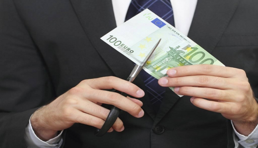 Τέλος στο Δώρο Χριστουγέννων επί του ονομαστικού μισθού -Σενάρια για κοινωνικό μέρισμα