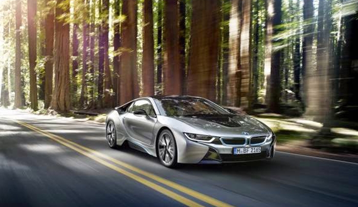 Το ηλεκτροκίνητο ΒMW i8 τιμήθηκε με το World Green Car Award