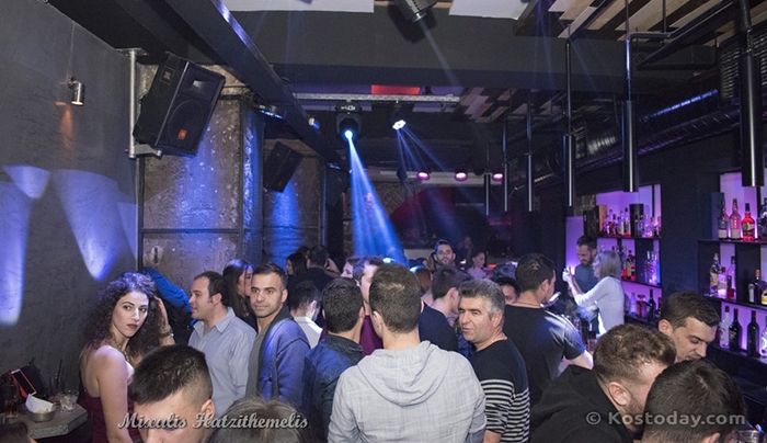 Ο Γιάννης Σοφιλλάς, ξεσήκωσε με τη λύρα του, όσους βρέθηκαν στο NOVA (βίντεο-φωτό)