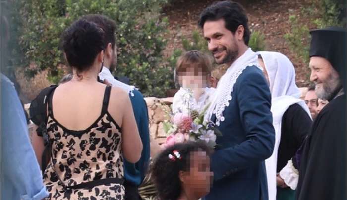 Ορφέας Αυγουστίδης - Γεωργία Κρασσά: Η ώρα που ντύνουν τον γαμπρό και το "δώρο" της Μαρίας Τζομπανάκη [Εικόνες-Βίντεο]