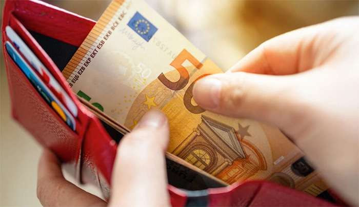 Έρχονται μειώσεις και αυξήσεις επιδομάτων με νέο νομοσχέδιο
