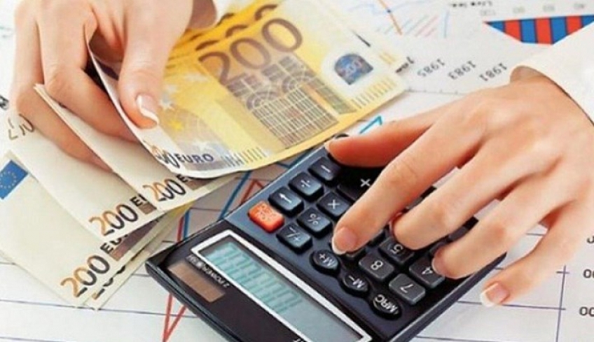 «Μαχαίρι» έως 60% στους φόρους για τους επαγγελματίες - Τι αλλάζει στη φορολογική κλίμακα