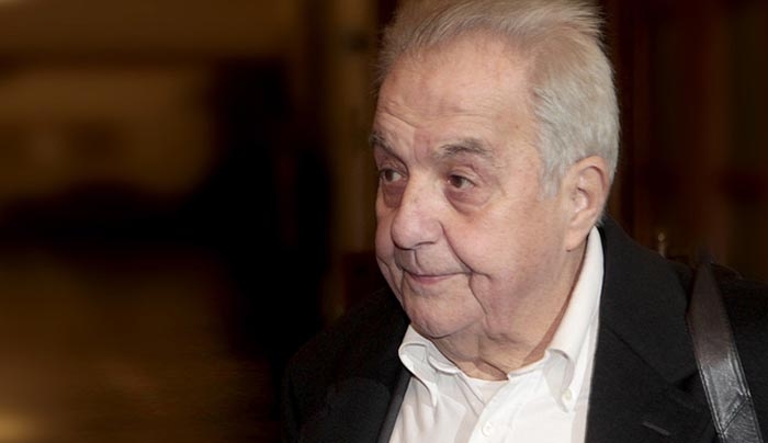 Κλειδωμένο στο… συρτάρι της κυβέρνησης παραμένει το «πακέτο» Γιούνκερ