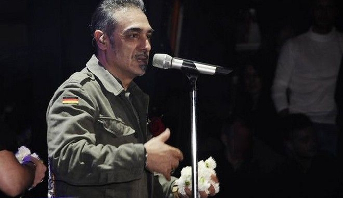 Νότης Σφακιανάκης: Το απρόοπτο στην πρεμιέρα που τον έκανε να αρχίσει τα 'γαλλικά'