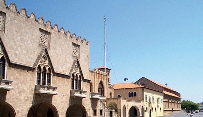 Γενικός δ/ντής κατηγορείται για ανάρμοστη συμπεριφορά εις βάρος υπαλλήλων