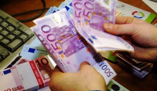 Έχασε στο δρόμο 50.000 ευρώ και του τα επέστρεψαν