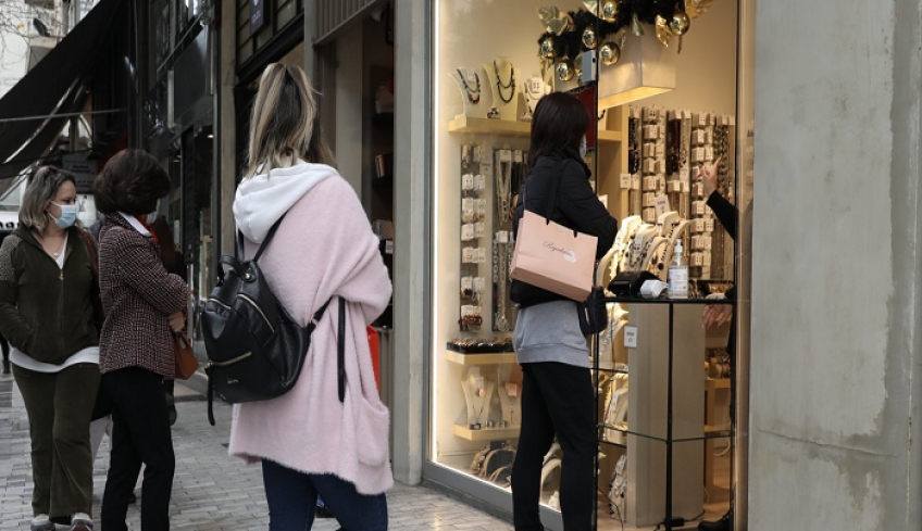 Καταστήματα: Ανοίγουν με φυσική παρουσία μετά τις εκπτώσεις - Οι προϋποθέσεις