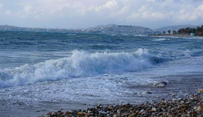 Καιρός σήμερα: Ισχυροί άνεμοι και μικρή πτώση της θερμοκρασίας
