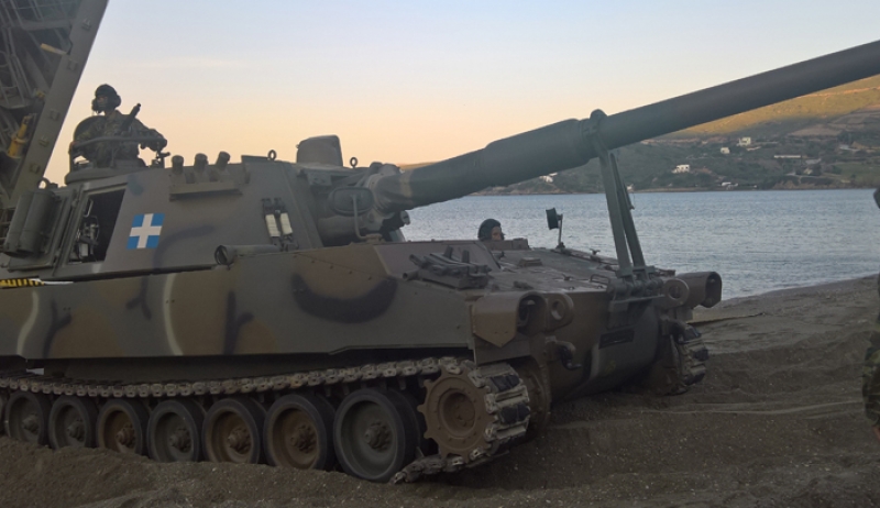 Ελληνικός Στόλος: Τρομακτική επίδειξη ισχύος στο Αιγαίο μαζί με “βατράχια” – πεζοναύτες
