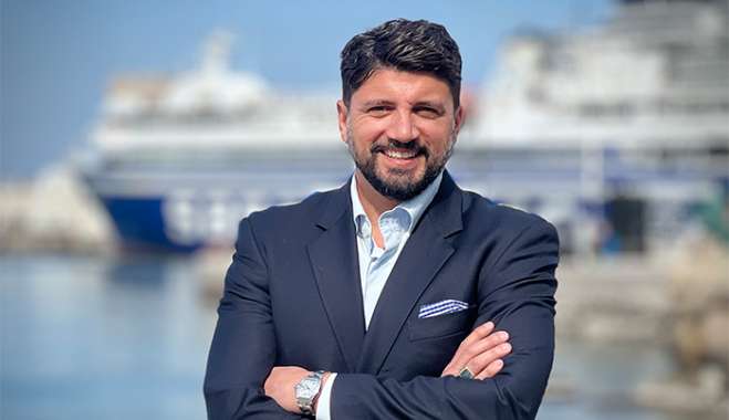 Παναγιώτης Π. Κουνάκης: Εσύ γνωρίζεις πώς είναι να ζεις μόνιμα σε ένα νησί;