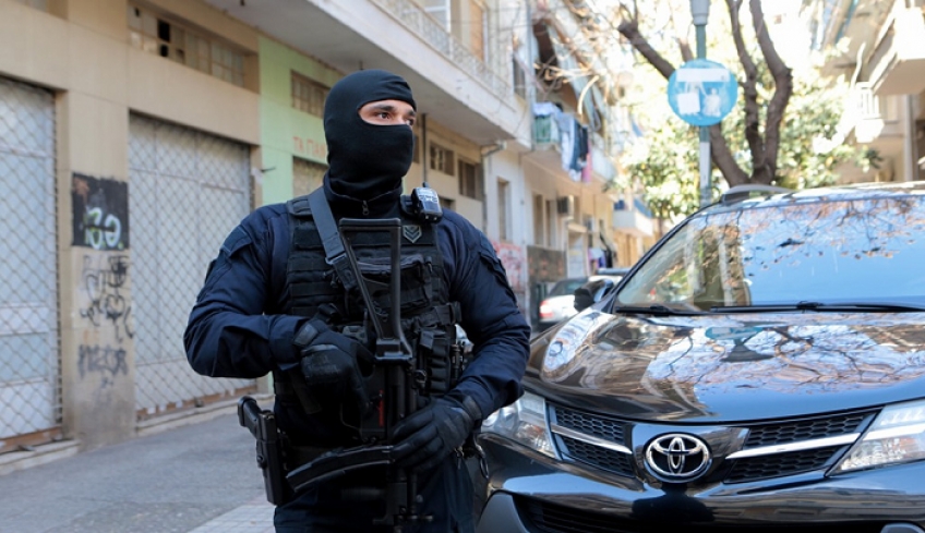 Επιχείρηση Αντιτρομοκρατικής στο Κουκάκι: Δίωξη για κακούργημα σε έναν από τους τρεις συλληφθέντες