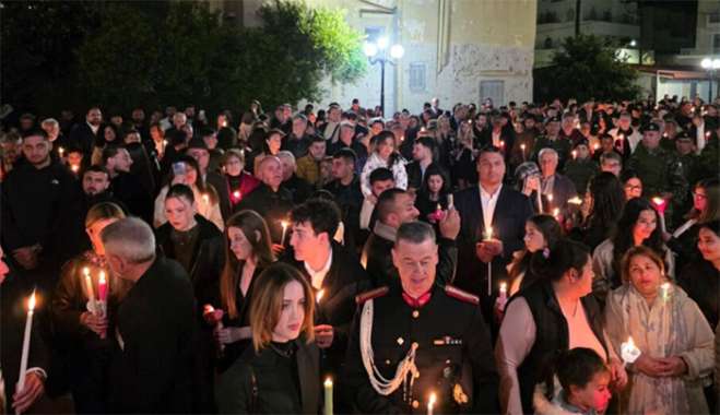 Με λαμπρότητα η Ανάσταση στον Μητροπολιτικό Ναό Αγίου Νικολάου με τον Σεβασμιώτατο Μητροπολίτη κ.κ. Ναθαναήλ