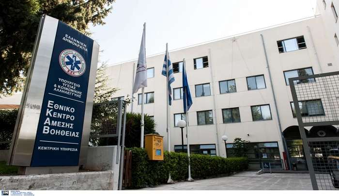 Έρχεται μηνιαίο «μπόνους» 250 ευρώ για τους γιατρούς του ΕΚΑΒ