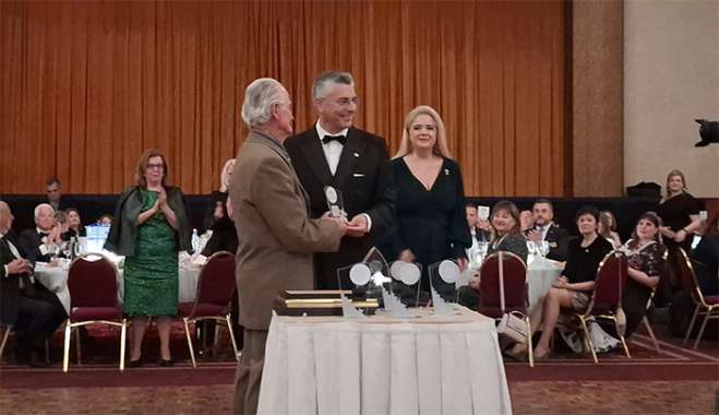 Λαμπρή βράβευση στο 66ο Πανελλήνιο Συνέδριο ROTARY – Τιμή για τον Κωνσταντίνο Χατζηεμμανουήλ
