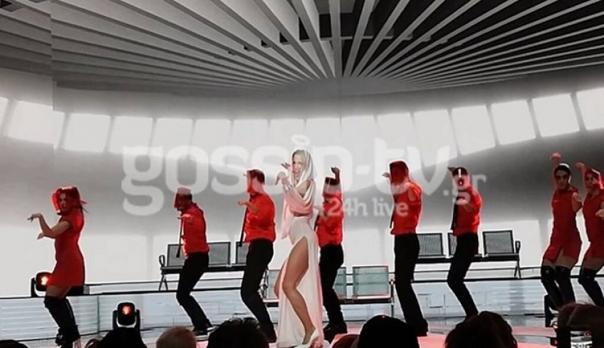 "Φωτιά" έβαλε στο stage του YFSF η Κατερίνα Στικούδη -ΒΙΝΤΕΟ