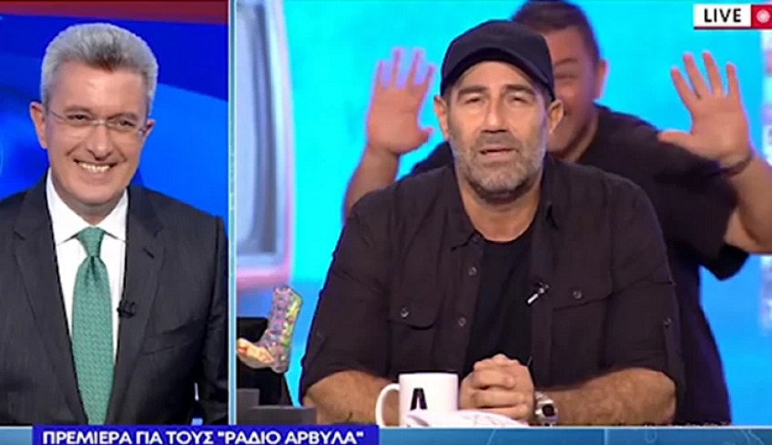 "Ράδιο Αρβύλα": Με ποιον ήταν συμμαθητής ο Νίκος Χατζηνικολάου - Το "δώρο" στον "Πασοκτζή" [Βίντεο]