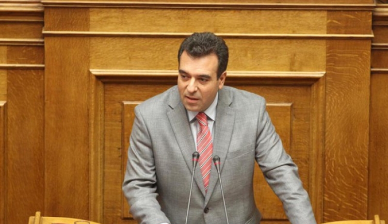 «Δύο μέτρα και δύο σταθμά για τις αποσπάσεις εκπαιδευτικών στο εξωτερικό, από το Υπουργείο Παιδείας»