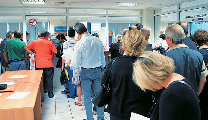 «Φέσια» πέντε δισ. ευρώ σε πέντε μήνες προς την εφορία