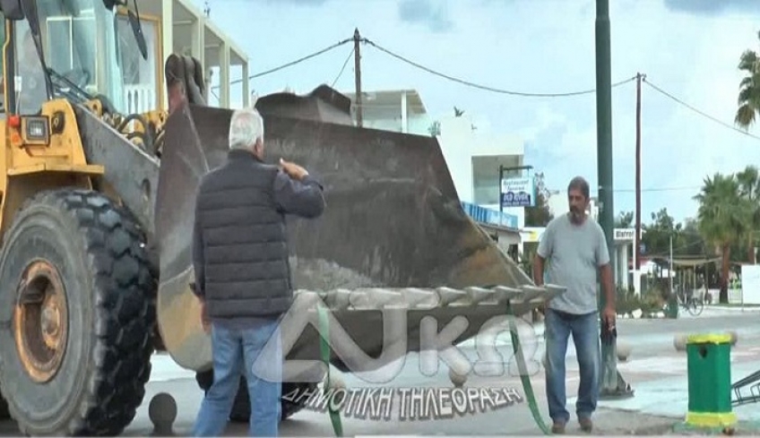 Σ Καμπουράκης συνεχίζεται ο καθαρισμός και η διευθέτηση των χειμάρρων στις εκβολές προς την θάλασσα είμαστε στο 80% του συνόλου των παρεμβάσεων