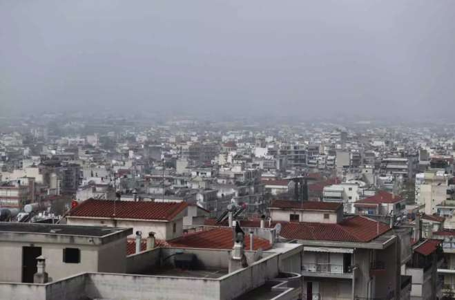 Καιρός σήμερα: Αφρικανική σκόνη πολύ αυξημένη στα νότια – Τοπικές λασποβροχές και μποφόρ