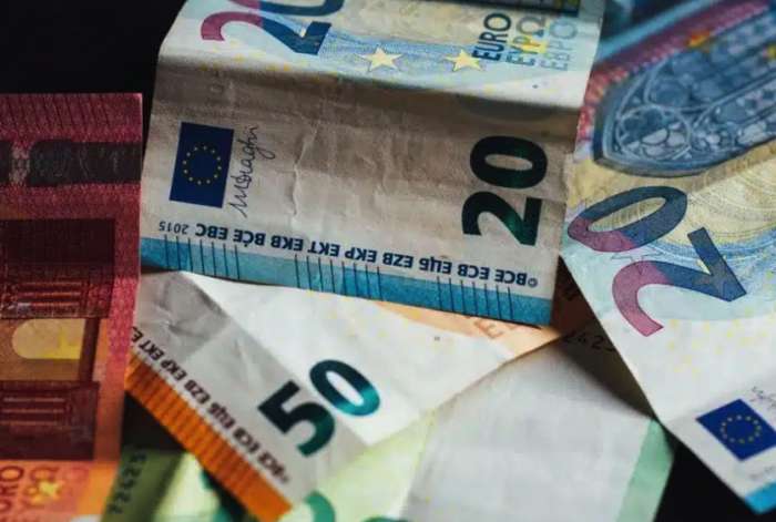 Εβδομάδα πληρωμών για επιδόματα και συντάξεις
