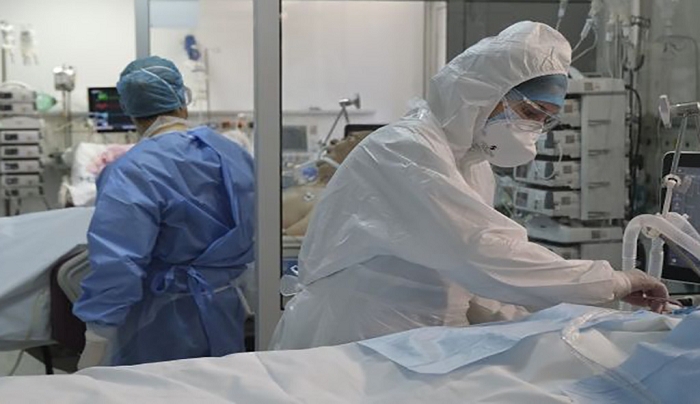 «Μαύρη» Δευτέρα με νέο ρεκόρ κρουσμάτων: 9.284 νέα και 66 θάνατοι – Στους 629 οι διασωληνωμένοι