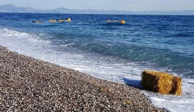 ΑΠΙΣΤΕΥΤΟ ΘΕΑΜΑ Κεντρική παραλία της Ρόδου γέμισε με μπάλες από άχυρο -Καμία εξήγηση προς το παρόν