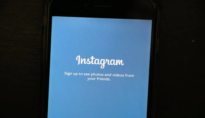 Το Instagram βάζει τέλος στο «swipe up»: Η μεγάλη αλλαγή που έρχεται στις ιστορίες