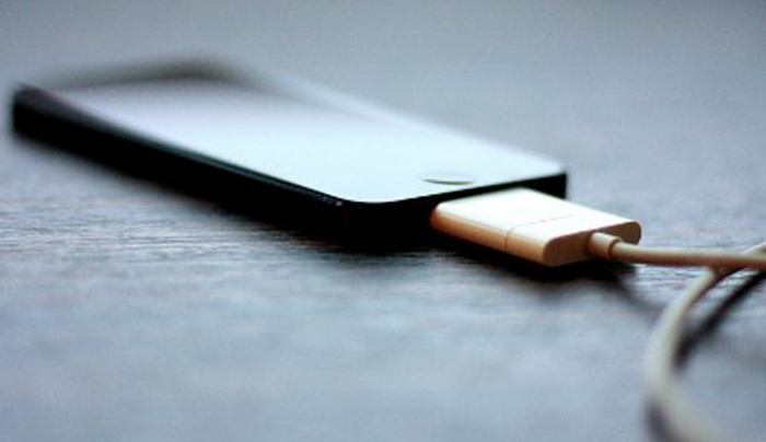 Φορτίζει τα smartphones σε 1 λεπτό