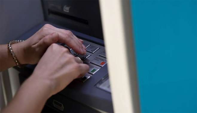 ΕΛ.ΑΣ: Χρήσιμες συμβουλές για την ασφαλή χρήση των ΑΤΜ και την προστασία του λογαριασμού σας
