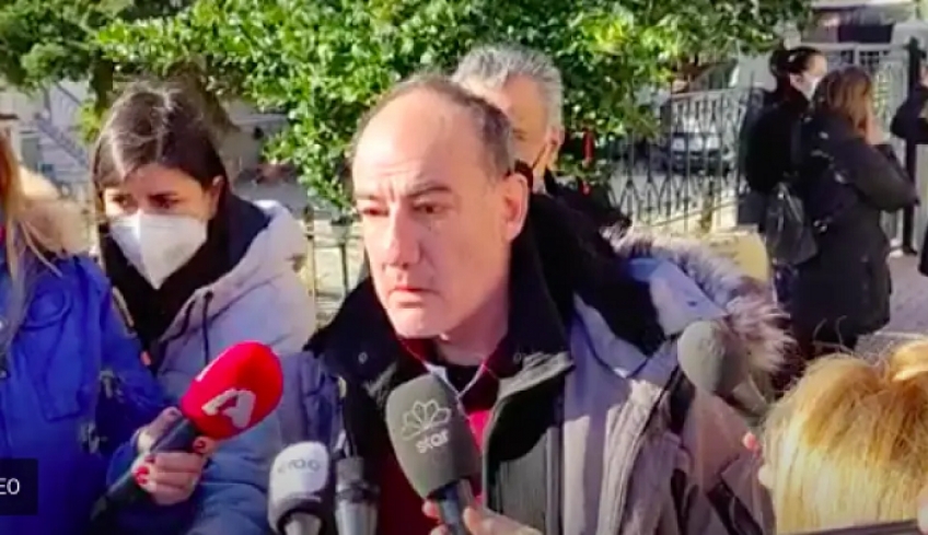 Τραγωδία στη Θεσσαλονίκη: Συγκλονίζει ο πατέρας της μητέρας που κάηκε ζωντανή με τα παιδιά της μέσα στο σπίτι της