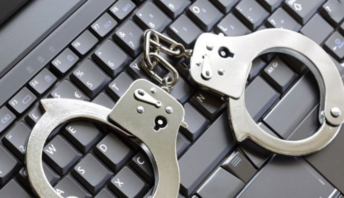 Ρόδος: Καθηγητής έκανε «cyber sex» με 14χρονη μαθήτριά του!!