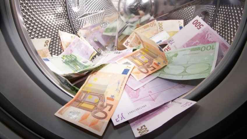 Το κόλπο με «ξέπλυμα» βρόμικου χρήματος σε φούρνους, καφέ, εστιατόρια