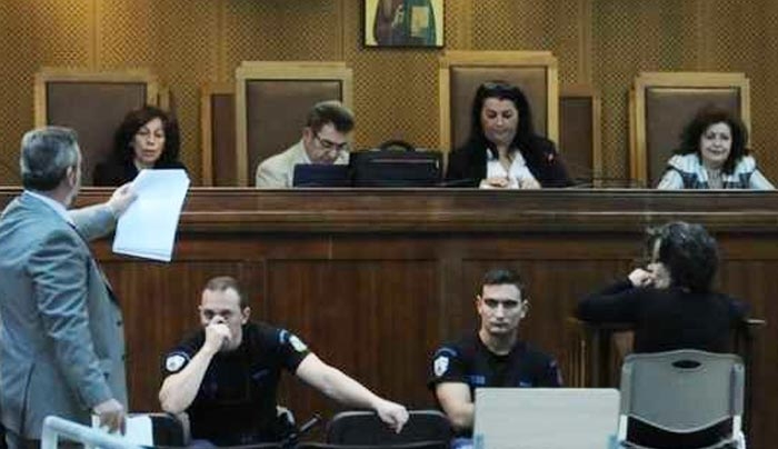 Δίκη Χρυσής Αυγής: Βίντεο Πατέλη με οπλισμένους να περιμένουν «εντολή Λαγού»