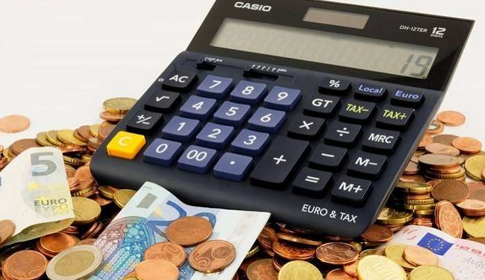 Αυξήσεις μισθών στους τραπεζικούς λογαριασμούς – Τι ισχύει αν ο εργοδότης δεν υιοθετήσει την αναπροσαρμογή