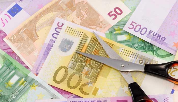 «Σωσίβιο» σε χιλιάδες υπερχρεωμένους με κούρεμα οφειλών και αποπληρωμή στο μέλλον