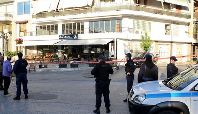 Μακελειό στο Μικρολίμανο: Παρανοϊκός άνοιξε πυρ με καλάσνικοφ - 11 τραυματίες