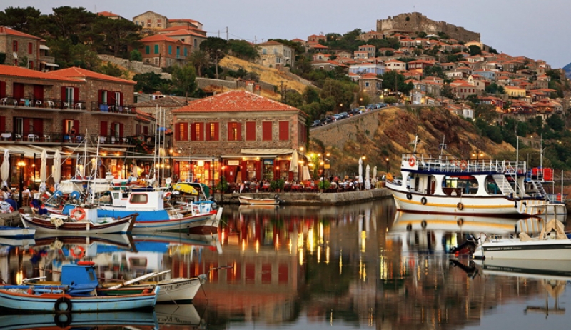 Γύρισαν το νέο τους τραγούδι στην Λέσβο για βοηθήσουν το νησί με τον δικό τους τρόπο #VisitLesvos