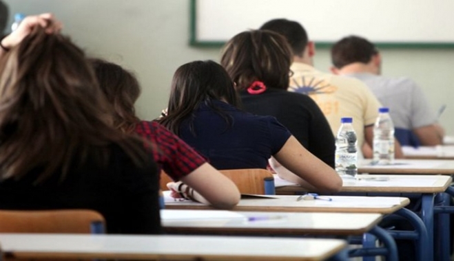 Εξετάσεις στο Λύκειο: Ποια μαθήματα θα γράφουν τα παιδιά στο τέλος του έτους