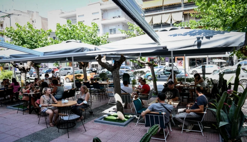 Προσεχώς νέο χαράτσι για ανεμβολίαστους, αλλαγές σε καφέ, μπαρ και εστιατόρια