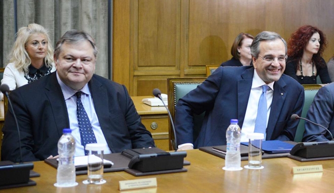 Βολές εκατέρωθεν στη συγκυβέρνηση